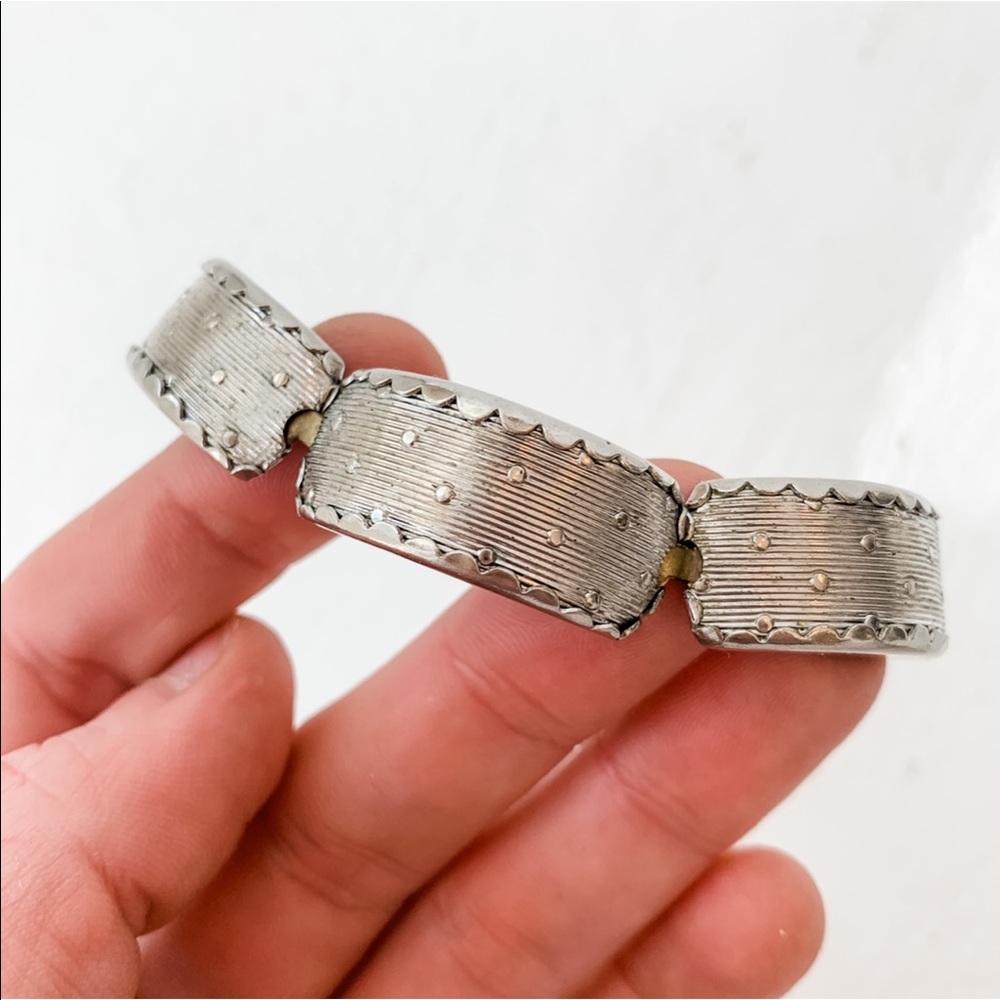 🤍 Vintage Silver Scalloped Link Bracelet